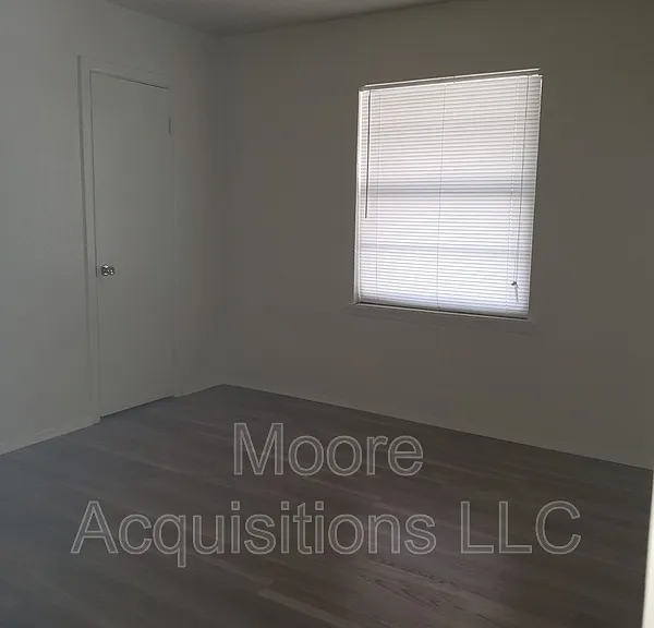 1439 S Rusk St — Photo 22