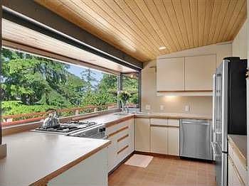 3rd image of 5270 Forest Ave SE