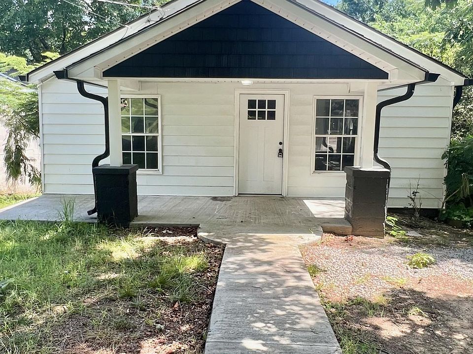 1st image of 2910 Helen Dr