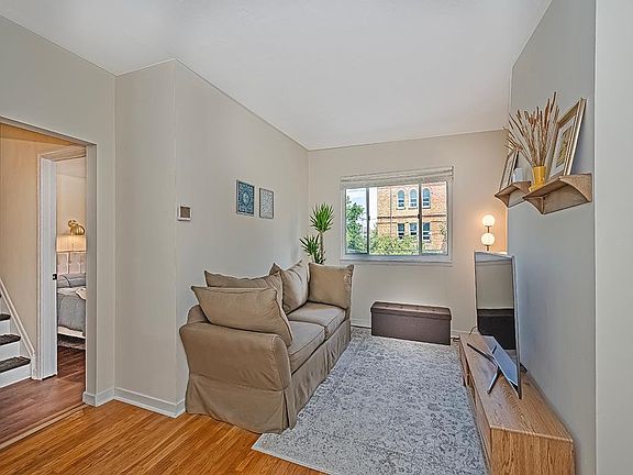 Large Family Room (FR)