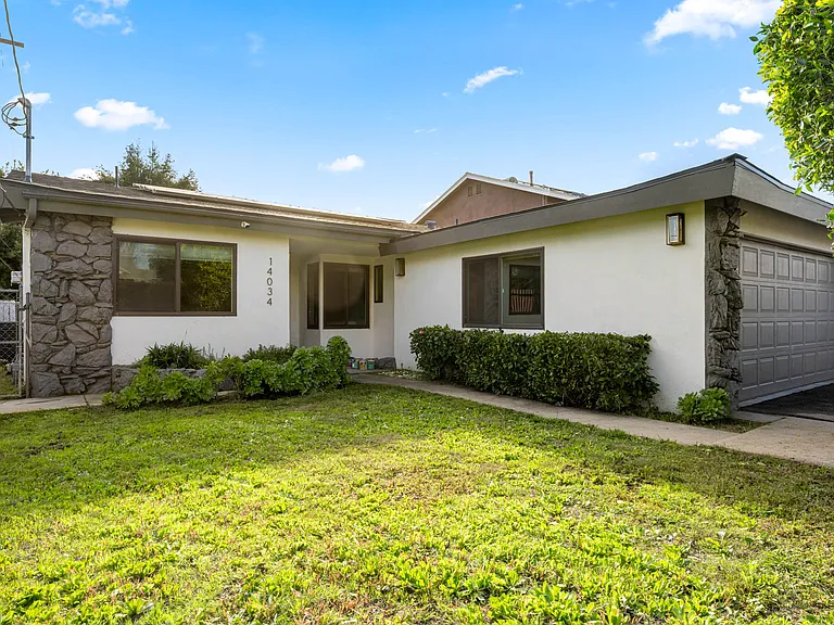 14034 Valerio St — Photo 43