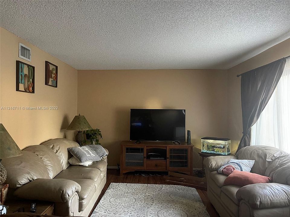 1st image of 59 Canterbury Ln #59