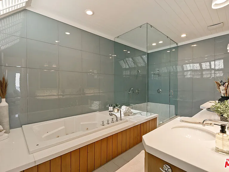 27352 Pacific Coast Hwy — Photo 22