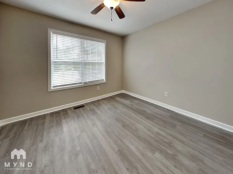 93 Deidre Ct — Photo 12
