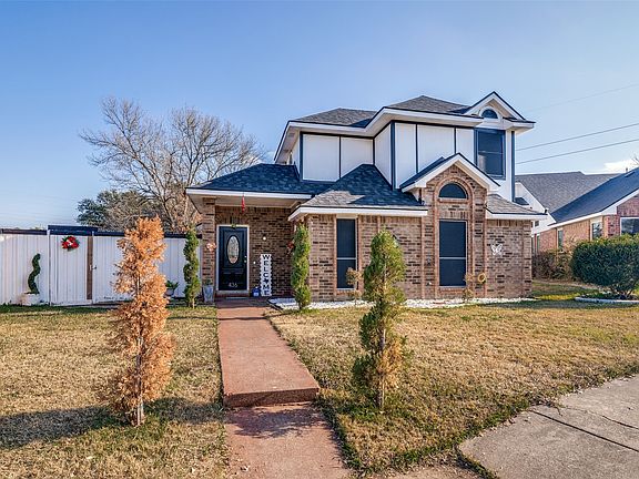 2nd image of 436 Crooked Ln