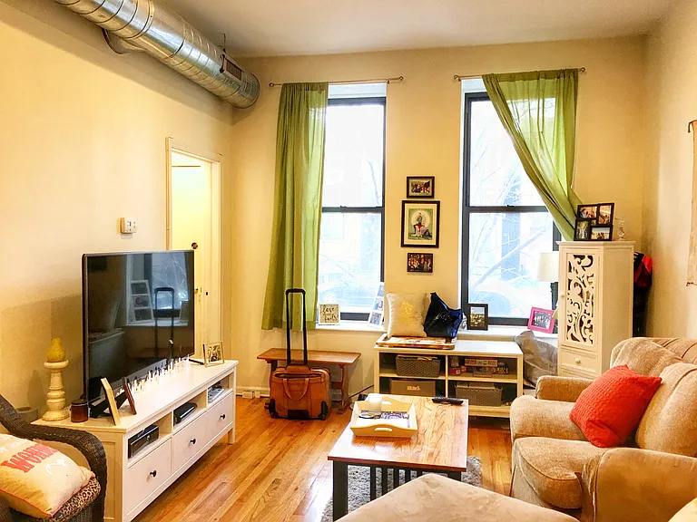 1421 W Huron St #1F — Photo 2