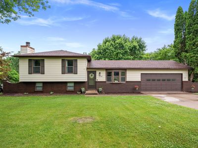 2760 Centerview Rd, Muscatine, IA, 52761