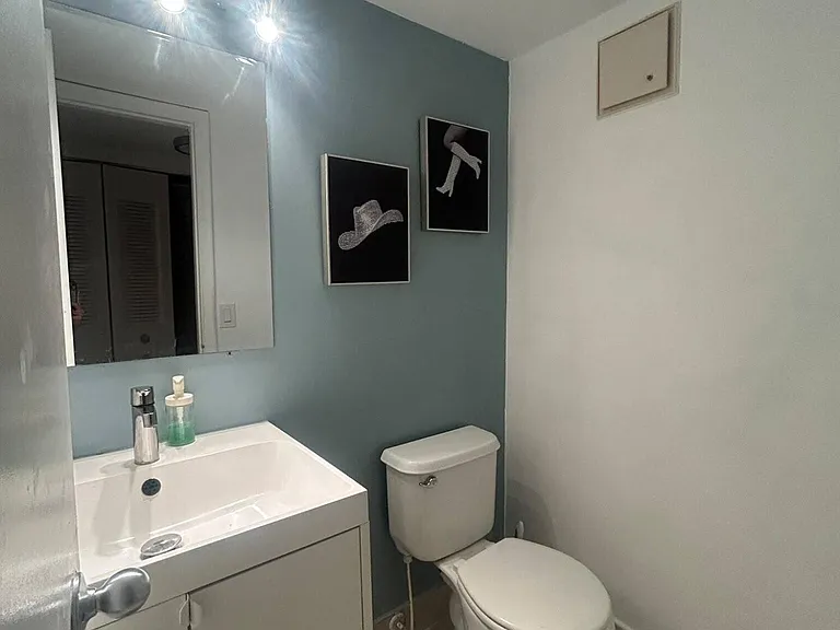 138 Markham Ct #G — Photo 6