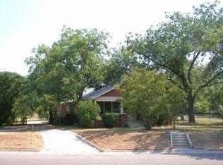 1312 E 4th St, Lampasas, TX 76550