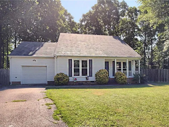 8187 Lord Fairfax Cir, Gloucester, VA 23061