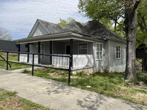 910 Lafayette Rd, Rossville, GA 30741