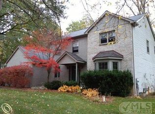 2108 Copper Cove Dr, Pinckney, MI