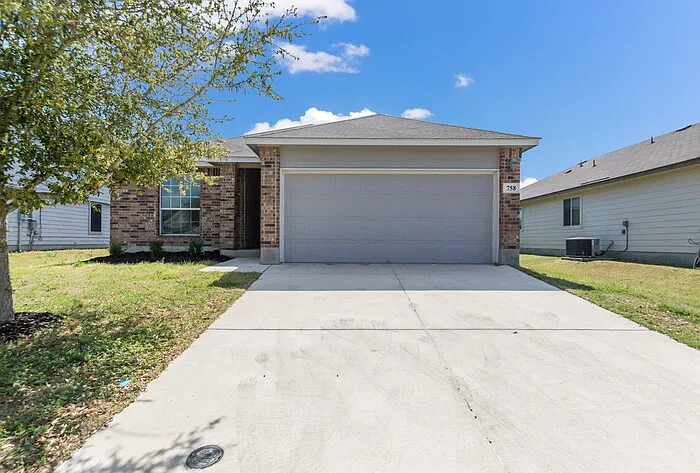 3 bed, 2.0 bath, 1553 sqft, $1,695 — Photo 1