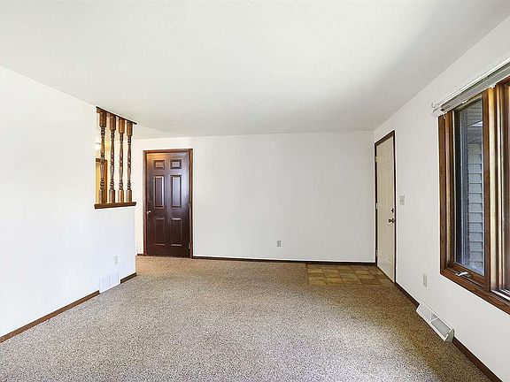 3rd image of 3651 Glenhaven Ln
