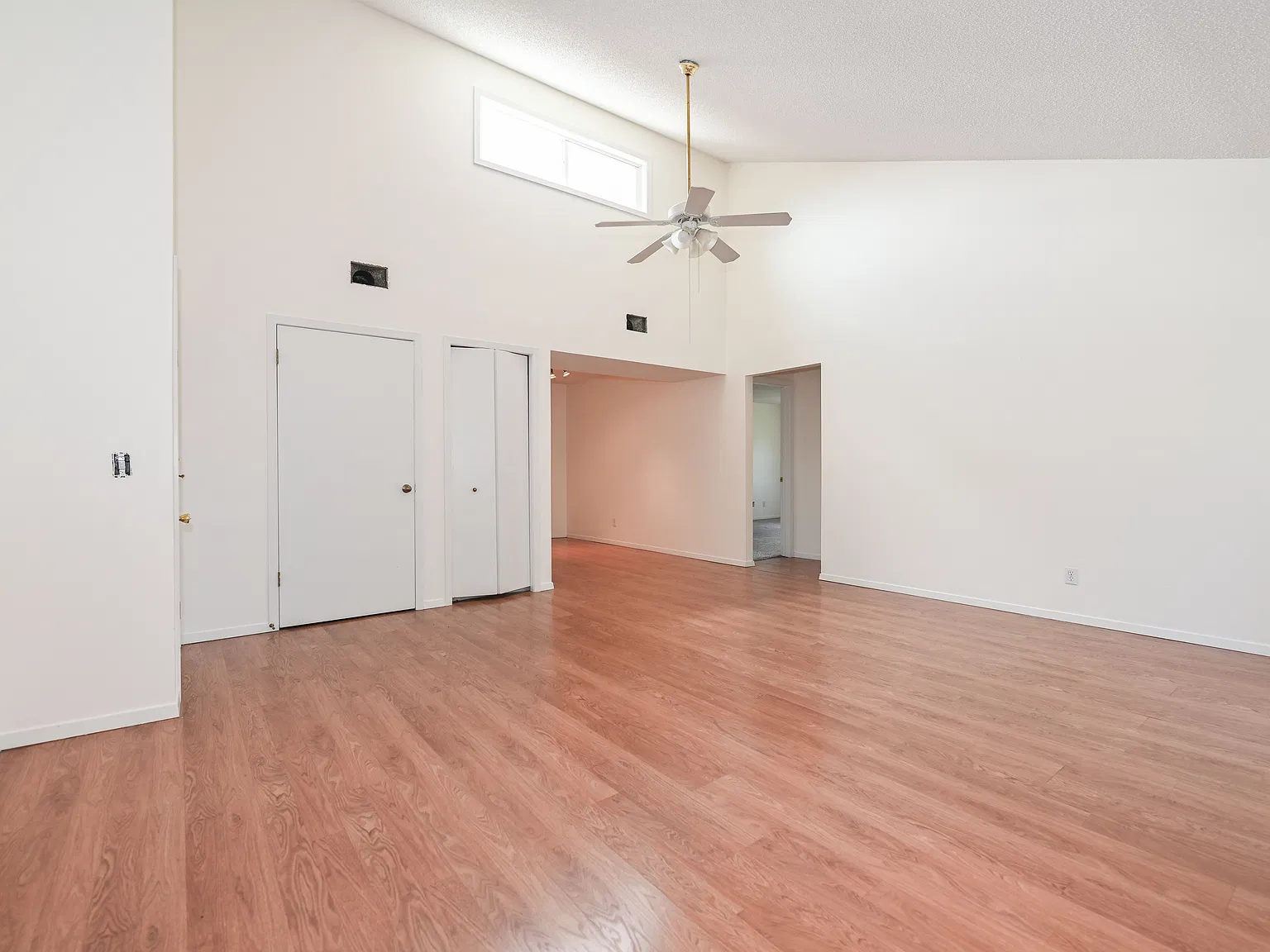 2 bed, 1003 sqft, $3,300 — Photo 3