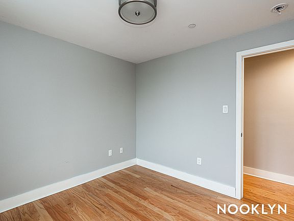 5th image of 115 Erasmus St #13