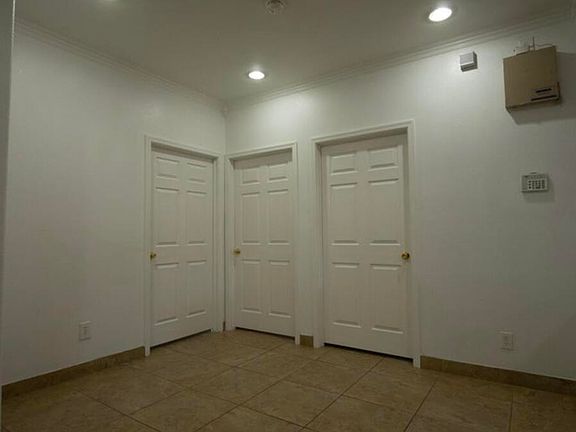 3rd image of 9427 W VIRGINIA Avenue