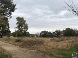 10366 74th St, Oskaloosa, KS 66066