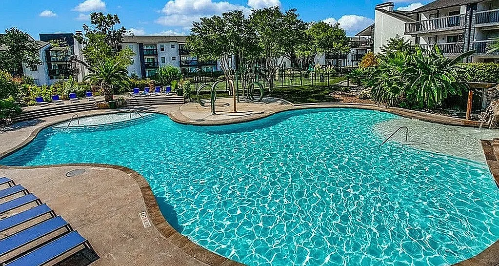 Embassy Oaks, San Antonio — Photo 1
