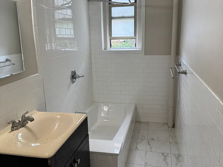 41-20 46th St #3G — Photo 2