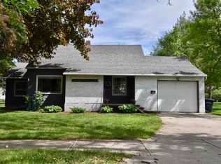 920 8th St, Sibley, IA 51249