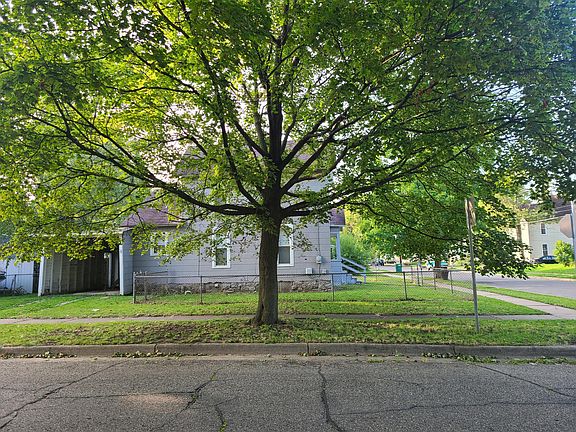 3rd image of 80 McKinley Ave N