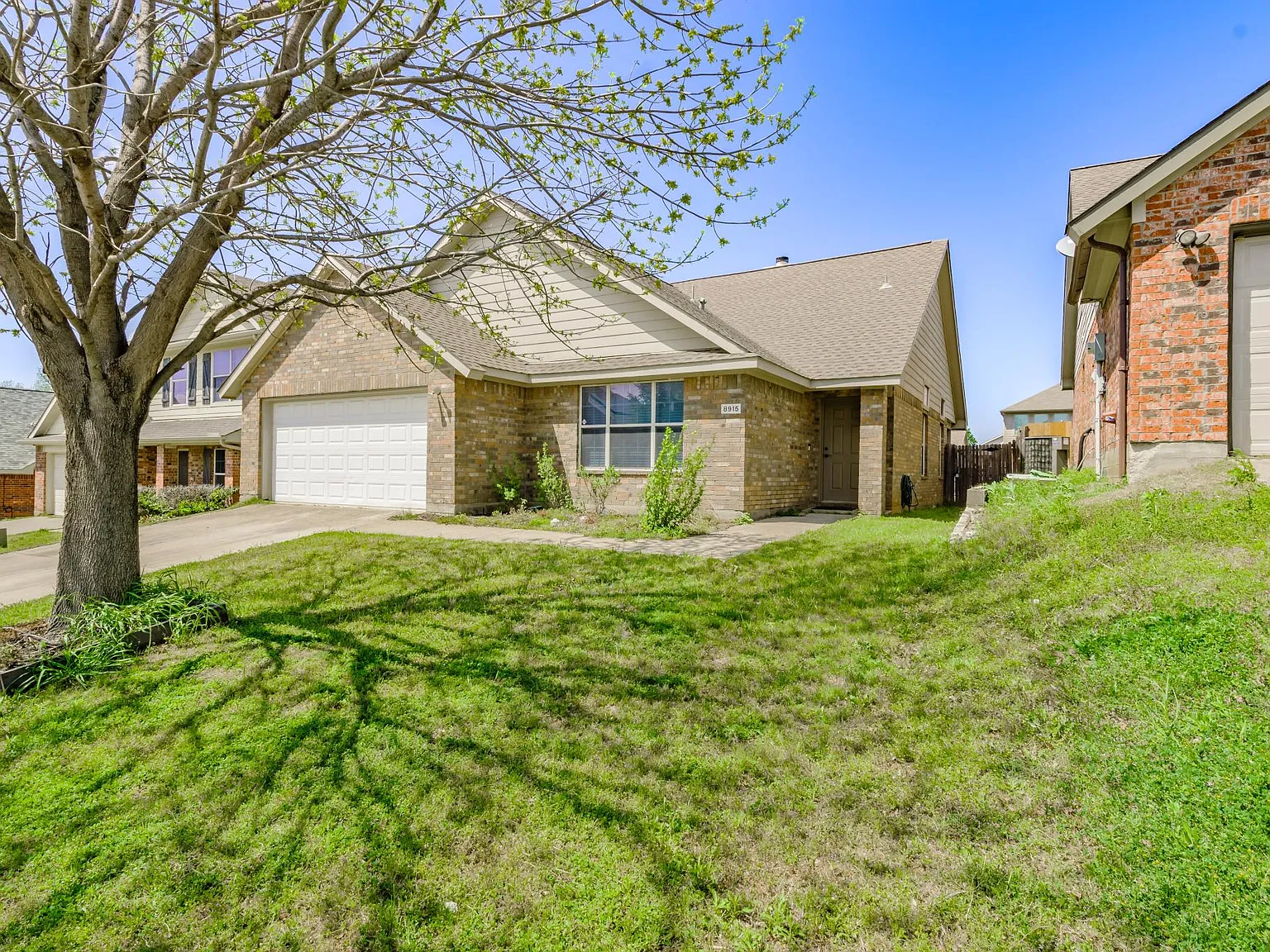 8915 Wild Rose Ln — Photo 2