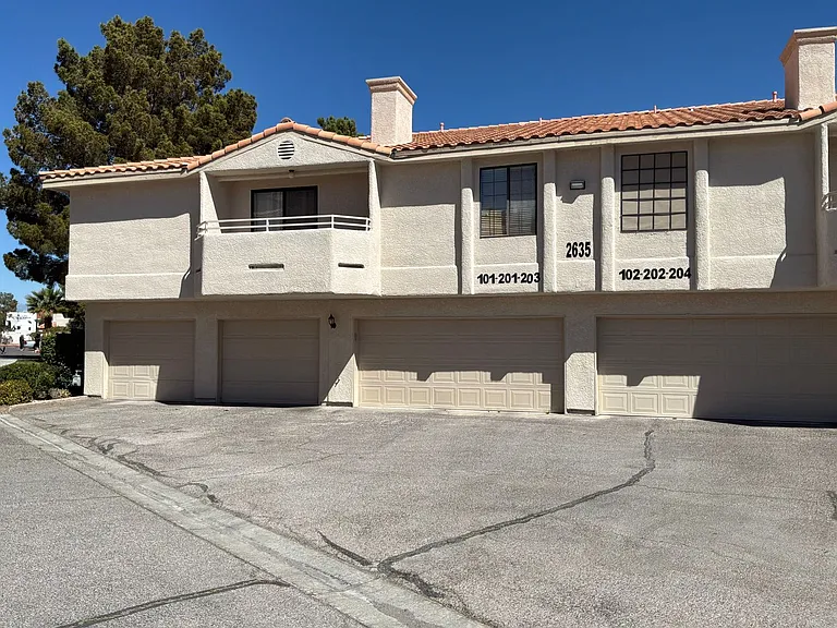 2635 S Durango Dr #201 — Photo 32