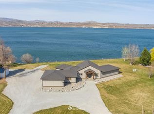 10 El Rio Dr, Brewster, WA 98812