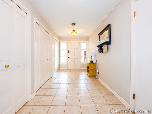 4th image of 4140 S Robb Ave