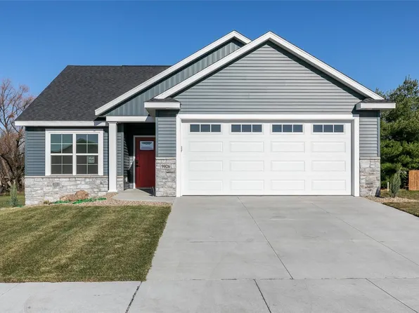 9130 Grand Oaks Dr NE, Cedar Rapids, IA 52402