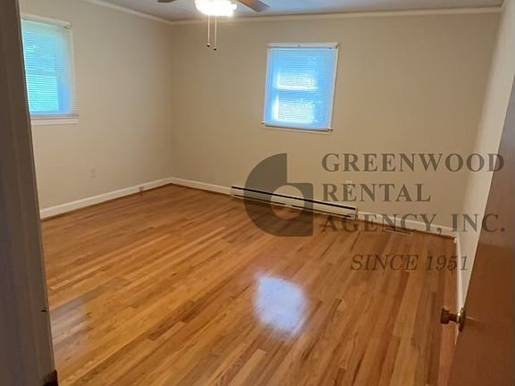4th image of 317 Noble Dr
