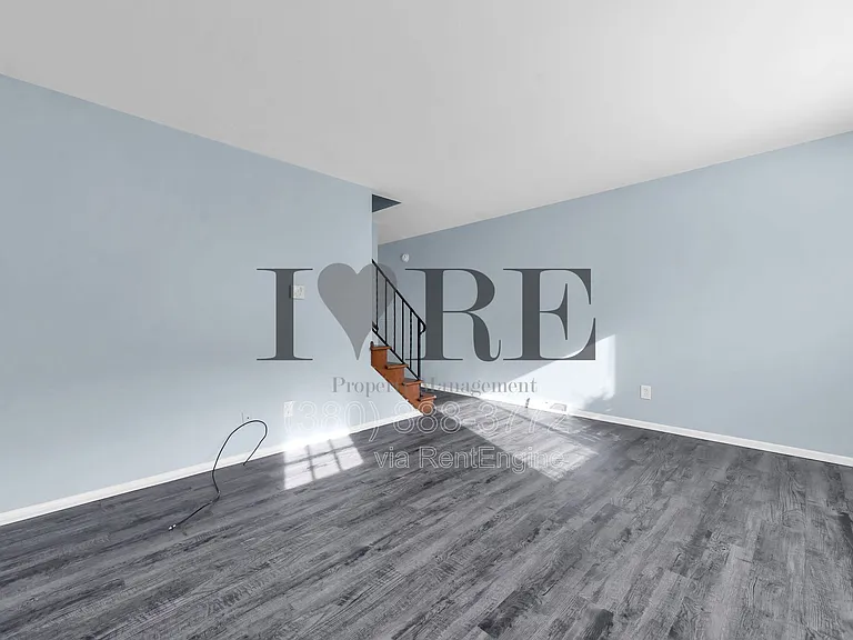 870 N Meadows Ct #F — Photo 4