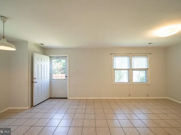 9572 Inverary Ct — Photo 8