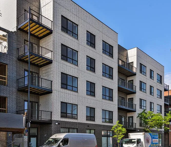 2139 W Madison St — Photo 36