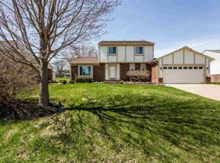 2202 Highsplint Dr, Rochester Hills, MI 48307