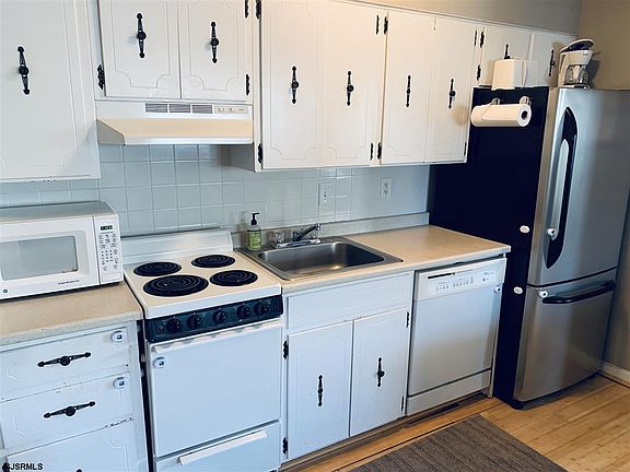 5th image of 2137-63 Asbury Ave #16
