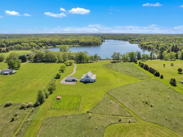 1812 Guenther Rd, Chelsea, MI 48118