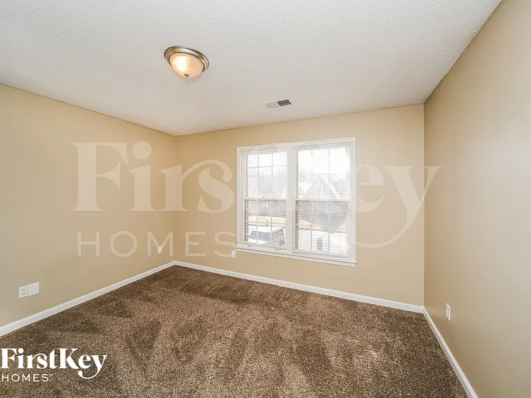 8158 Creekside Cir S — Photo 12