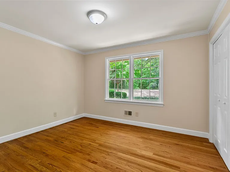 4909 Northwood Lake Dr E — Photo 15