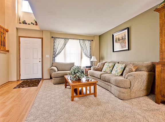 4th image of 687 Sycamore Ln