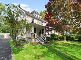 3421 E Scarborough Rd, Cleveland Heights, OH 44118