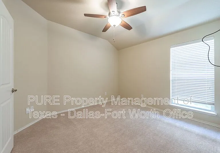 1012 Lake Hollow Dr — Photo 22