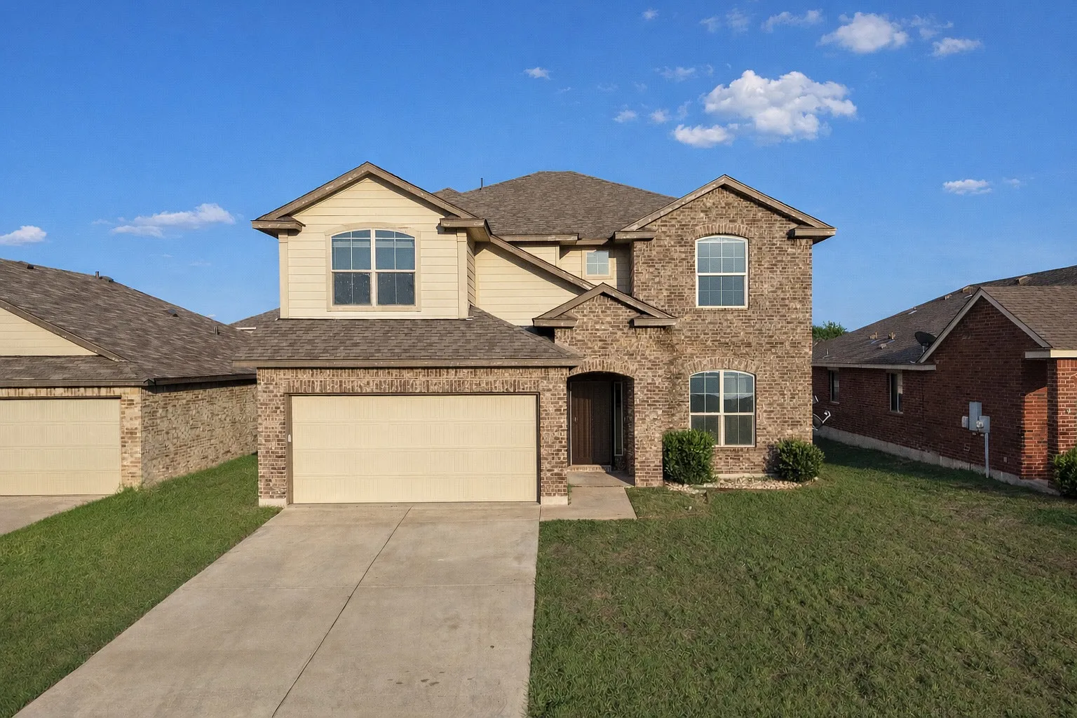 5 bed, 3151 sqft, $2,395 — Photo 2