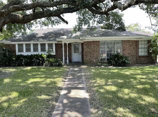3020 Lawrence Ave, Nederland, TX 77627