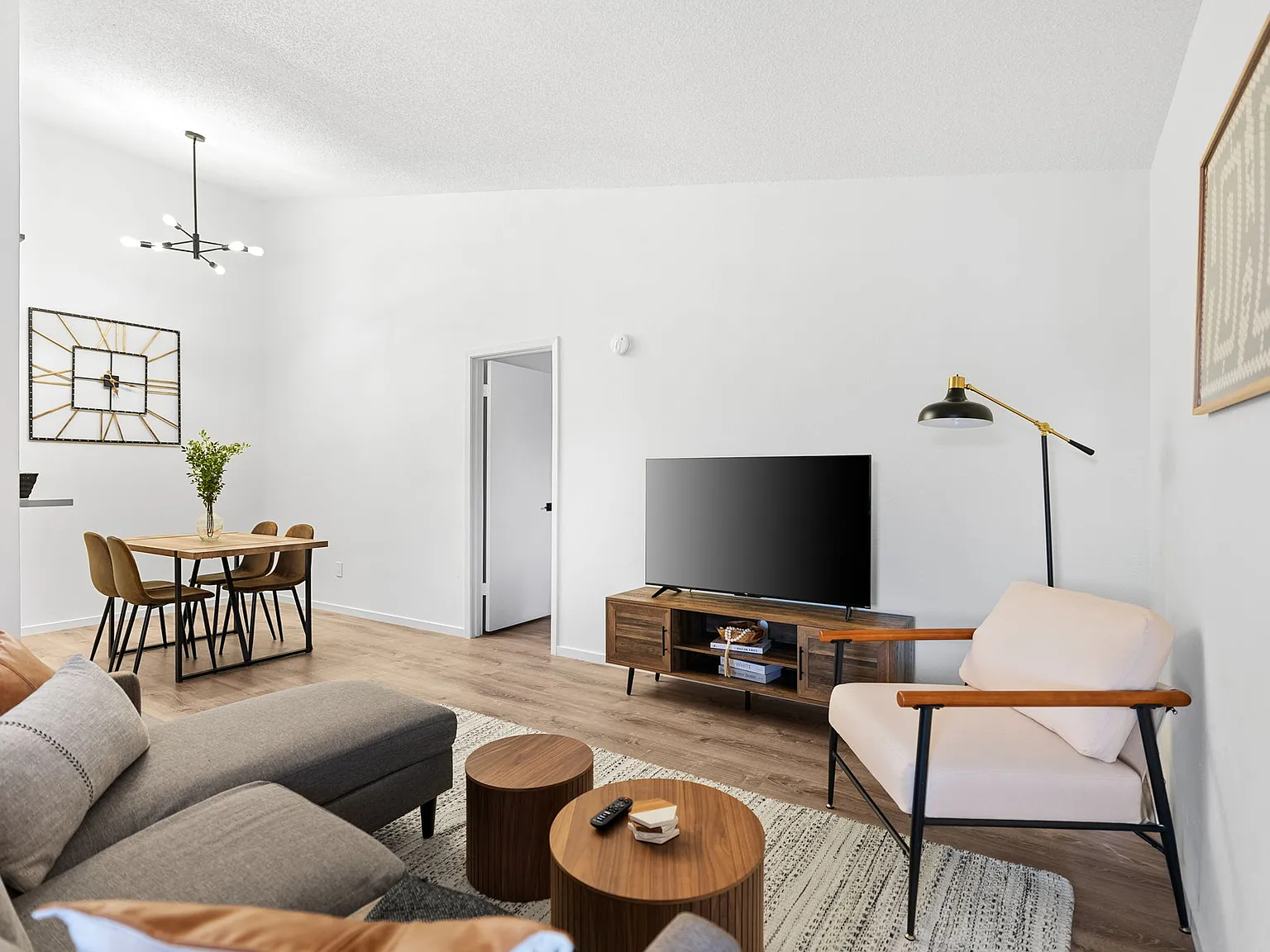 North Austin - Weekly/Monthly Rental — Photo 3