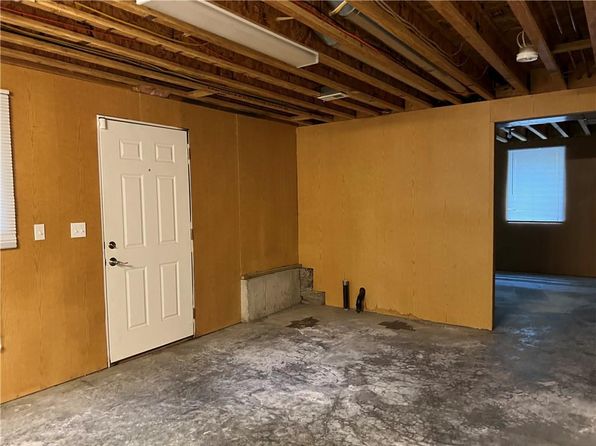 610 N Broadway St, Leavenworth, KS 66048