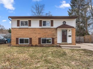 118 N Corbin St, Holly, MI 48442