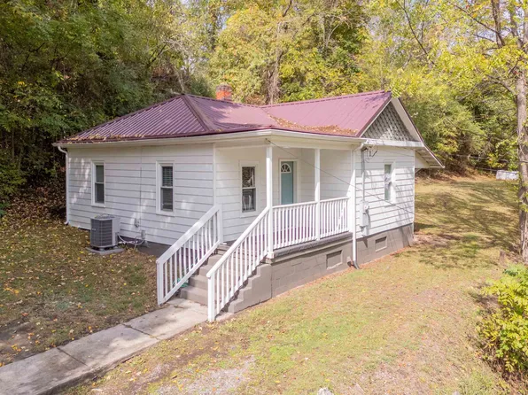 225 Altoona Rd, Pulaski, VA 24301