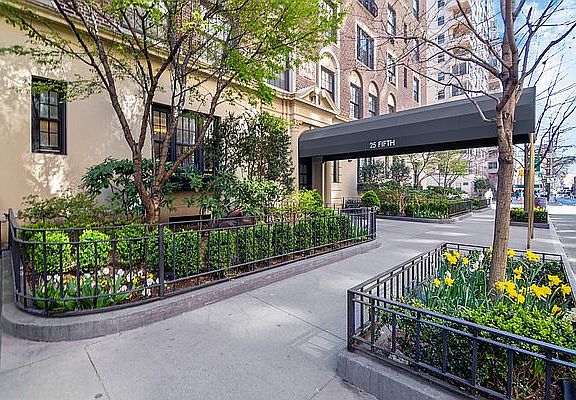 3rd image of 25 5th Ave APT 10F